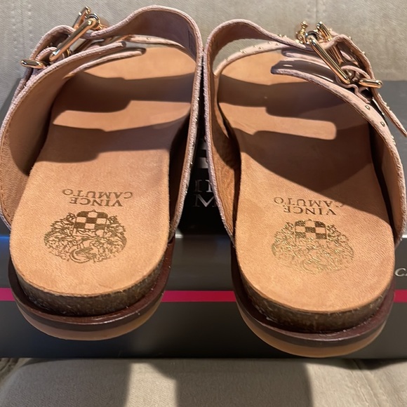 Vince Camuto Daphnee Sandal - Picture 3 of 9